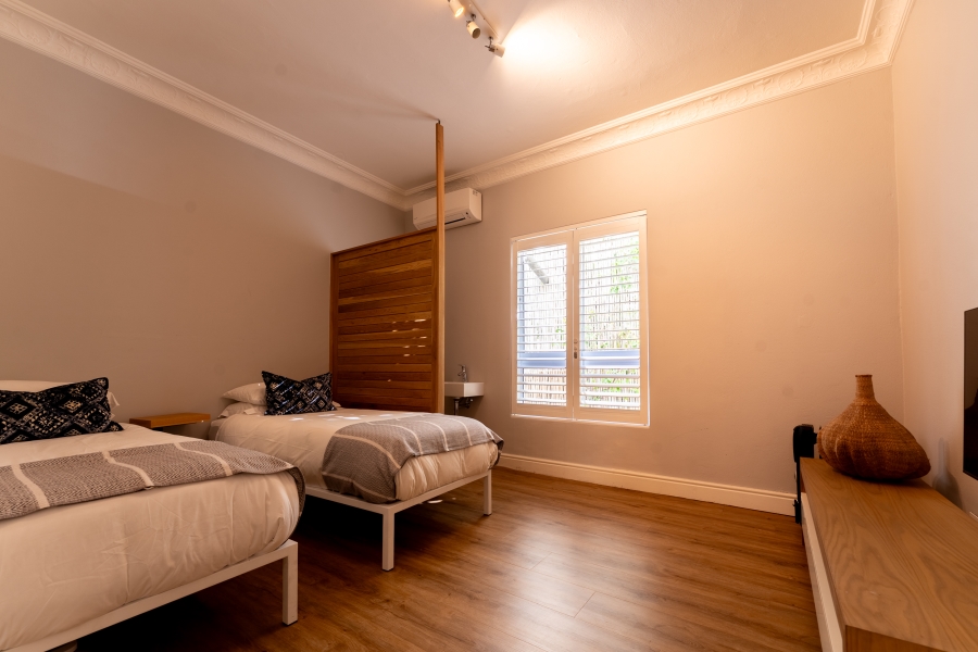6 Bedroom Property for Sale in Simons Kloof Western Cape